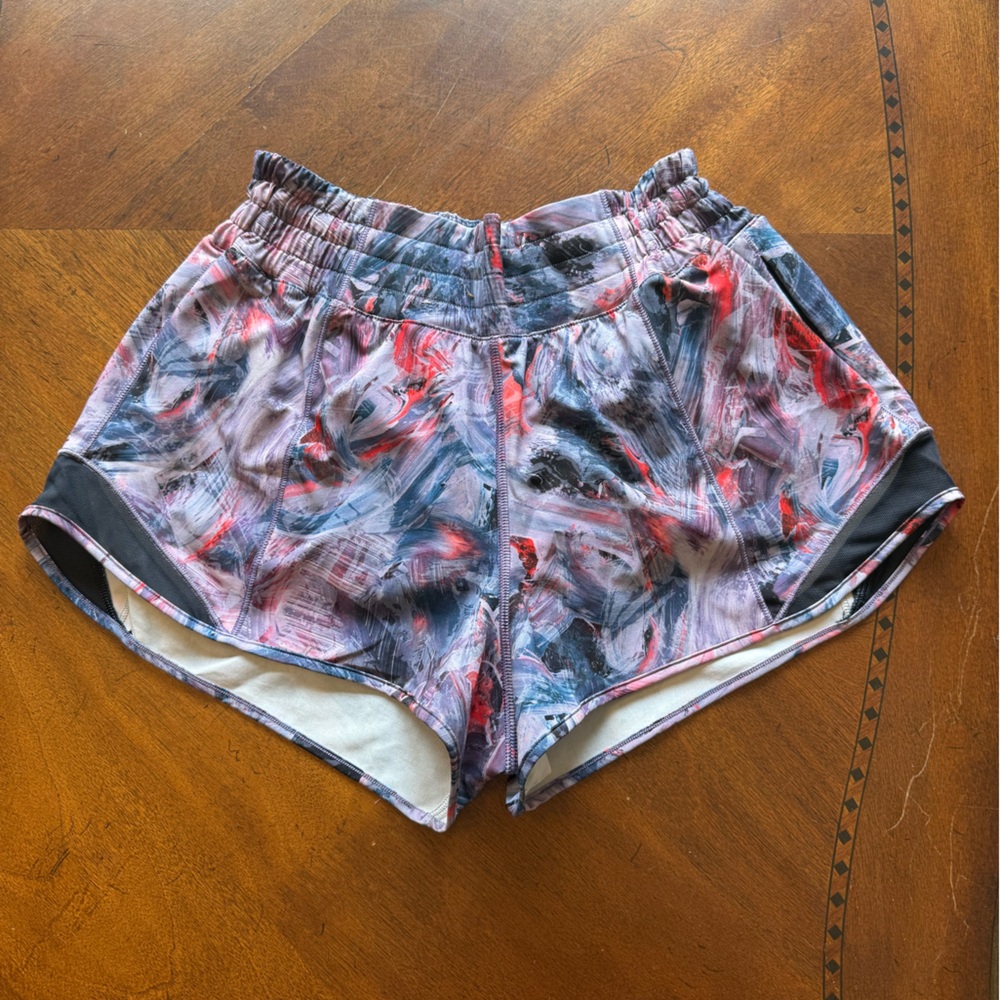 Lululemon Hotty Hot High-Rise Lined Short 2.5”